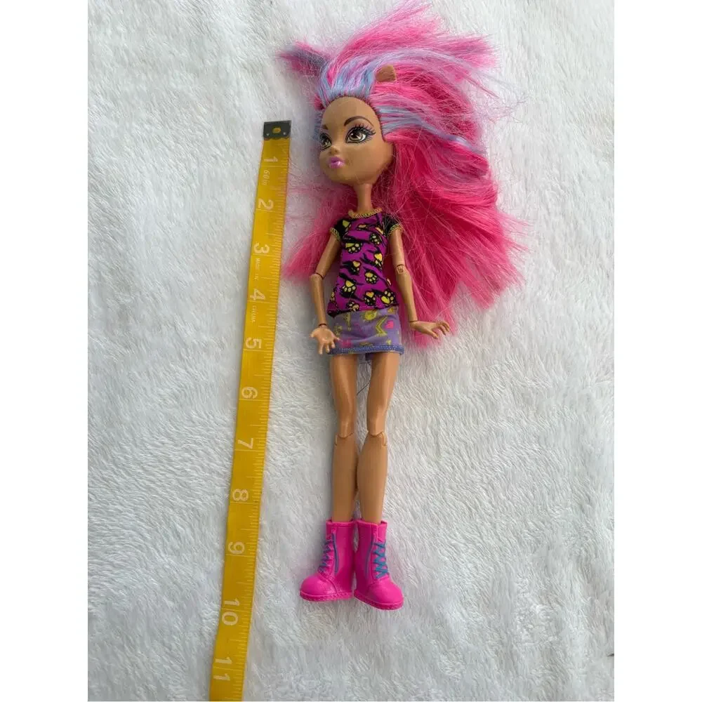 Monster High Howleen Wolf doll creepateria clothes boot